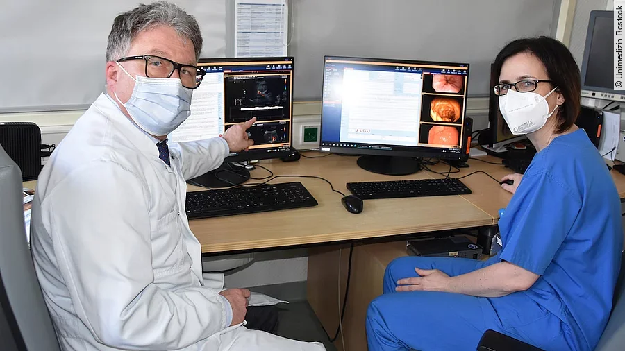 Prof. Dr. Georg Lamprecht und Dr. Fanny Borowitzka setzen das neue Bild- und Befund-Dokumentationssystem in Rostock bereits ein. Prof. Dr. Georg Lamprecht und Dr. Fanny Borowitzka setzen das neue Bild- und Befund-Dokumentationssystem bereits ein.