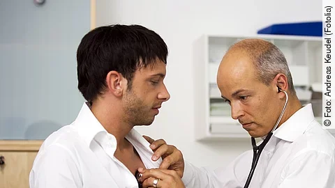 Arzt-Patient_Fotolia_135093_L.jpg Patient Arzt Untersuchung