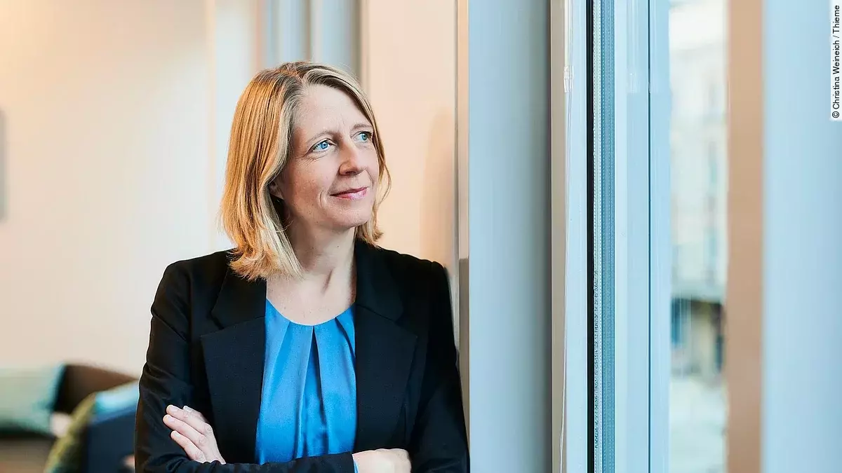 Dr. Susanne Ozegowski Dr. Susanne Ozegowski