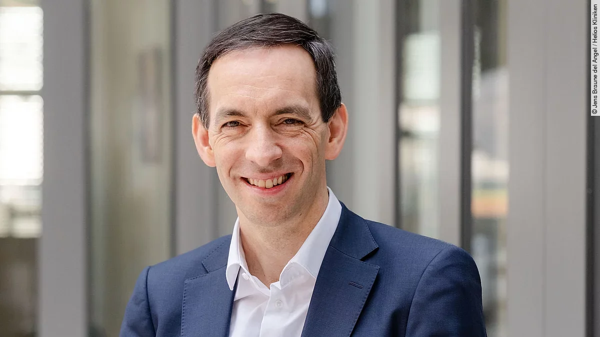 Dr. Christian Pawlu Dr. Christian Pawlu