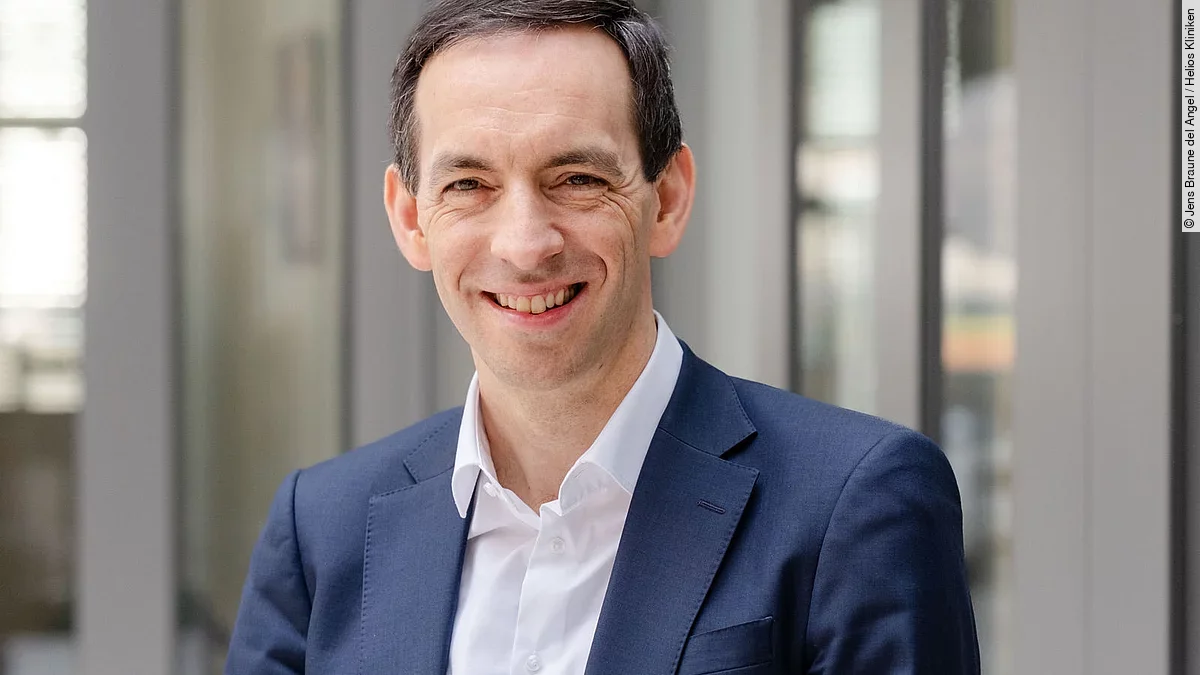 Dr. Christian Pawlu Dr. Christian Pawlu