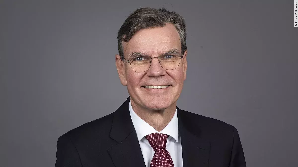 Univ.-Prof. Dr. Philipp Drees