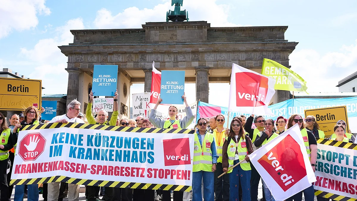 Gemeinsame Kundgebung der Berliner Krankenhausgesellschaft und Verdi Gemeinsame Kundgebung der Berliner Krankenhausgesellschaft und Verdi