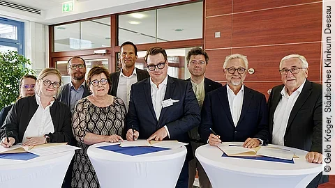 Unterzeichnung der Rahmenvereinbarung für den Campus Dessau Unterzeichnung der Rahmenvereinbarung für den Campus Dessau