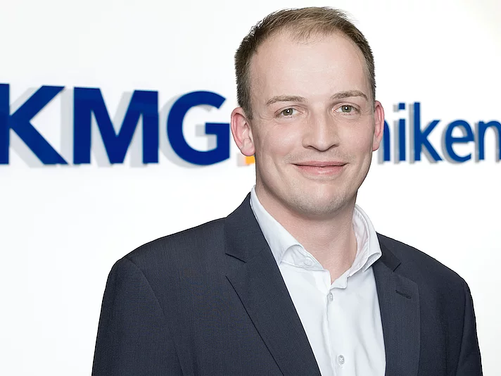Stefan Wollschläger, Personalleiter der KMG Kliniken