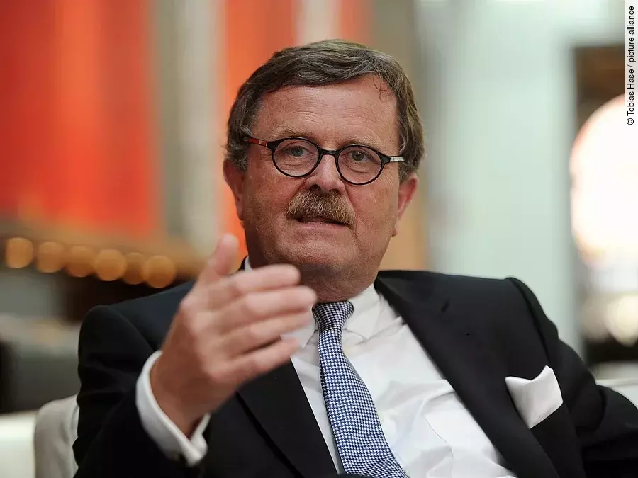 Prof. Frank Ulrich Montgomery Prof. Frank Ulrich Montgomery