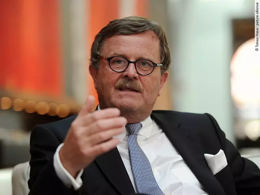 Prof. Frank Ulrich Montgomery Prof. Frank Ulrich Montgomery