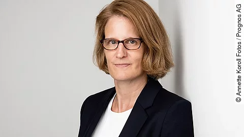 Dr. Stefanie Ettelt