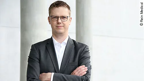 Dr. Peter Kohrs Dr. Peter Kohrs