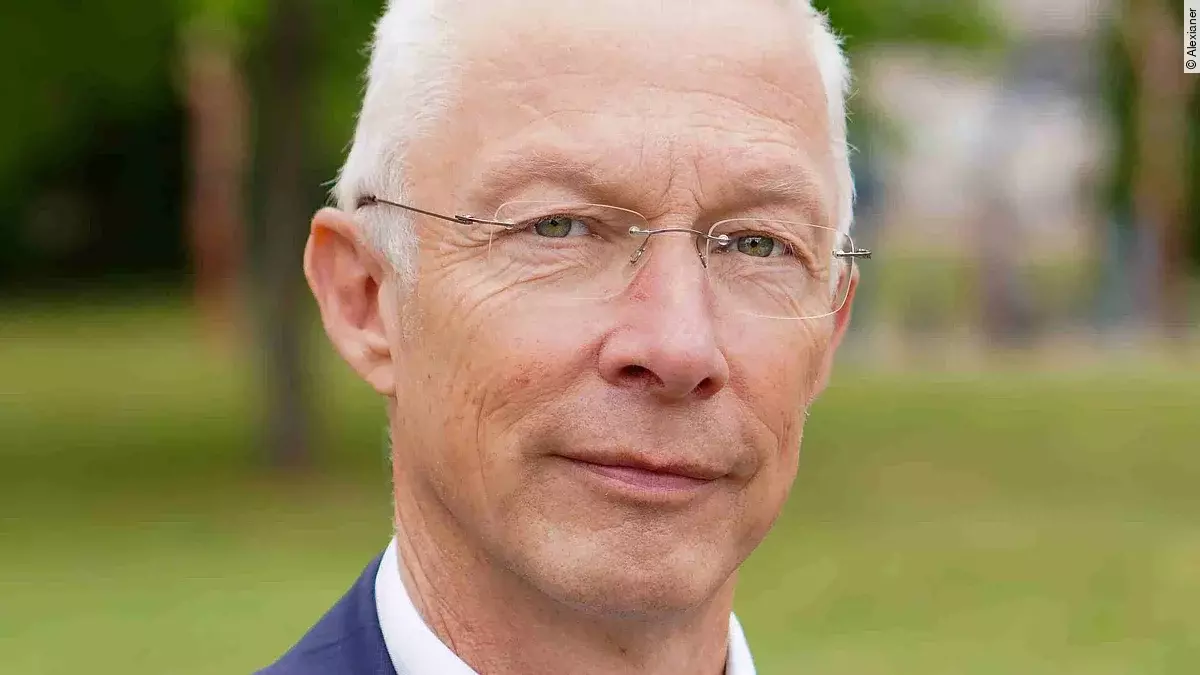 Robert Green Robert Green