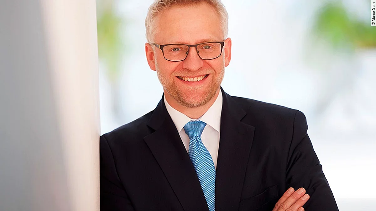 Dr. Ulrich Schulze Dr. Ulrich Schulze