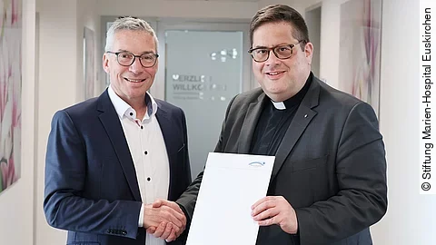 Wolfgang Schneider wird Geschäftsführer der Stiftung Marien-Hospital Euskirchen Wolfgang Schneider wird Geschäftsführer der Stiftung Marien-Hospital Euskirchen