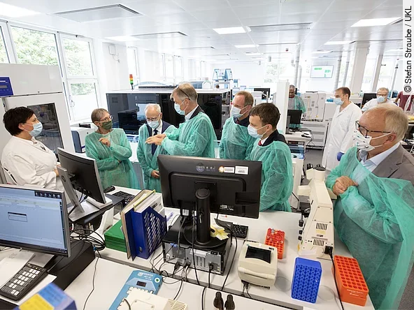 Inbetriebnahme des hochmodernen Laborsystems am Universitätsklinikum Leipzig