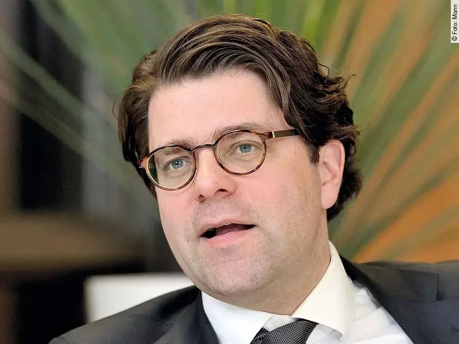 Dr. Reinhard Wichels Dr. Reinhard Wichels