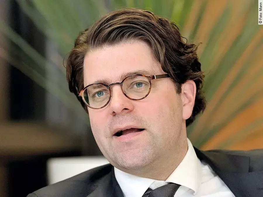 Dr. Reinhard Wichels Dr. Reinhard Wichels