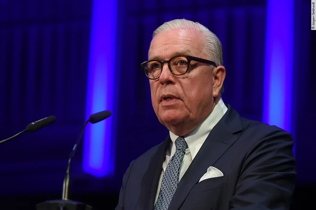 Dr. Klaus Reinhardt Dr. Klaus Reinhardt