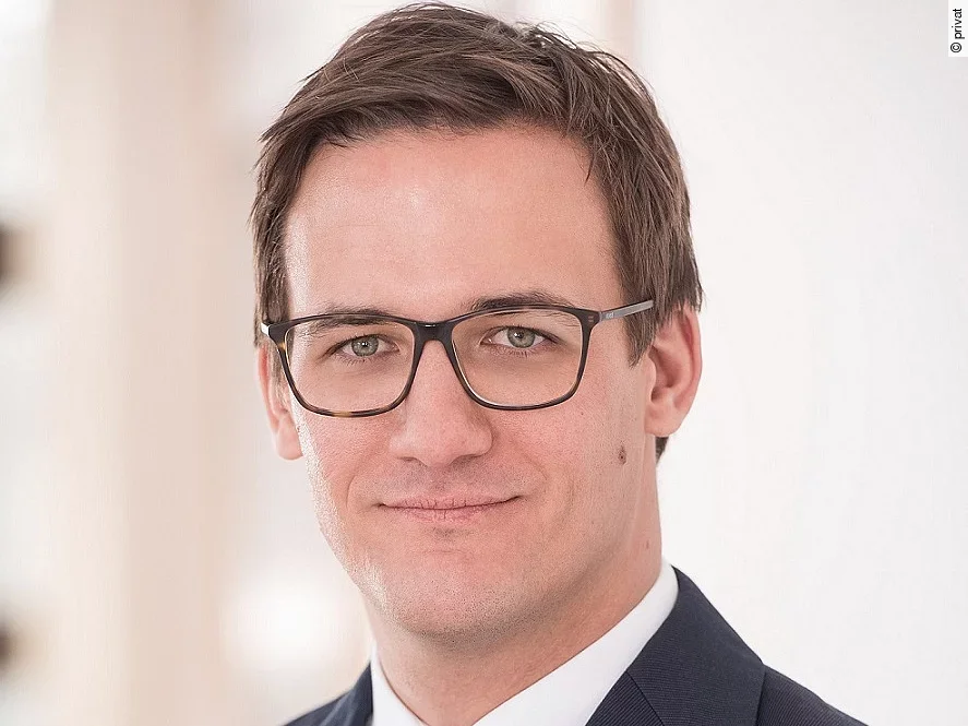 Dr. Felix Mayer Dr. Felix Mayer