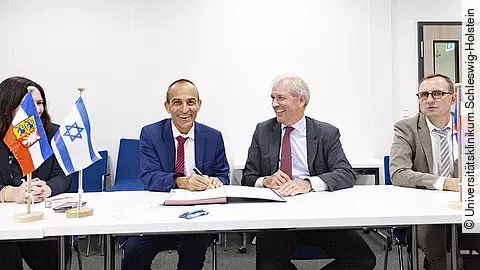 Prof. Dr. Jens Scholz und Prof. Ronni Gamzu