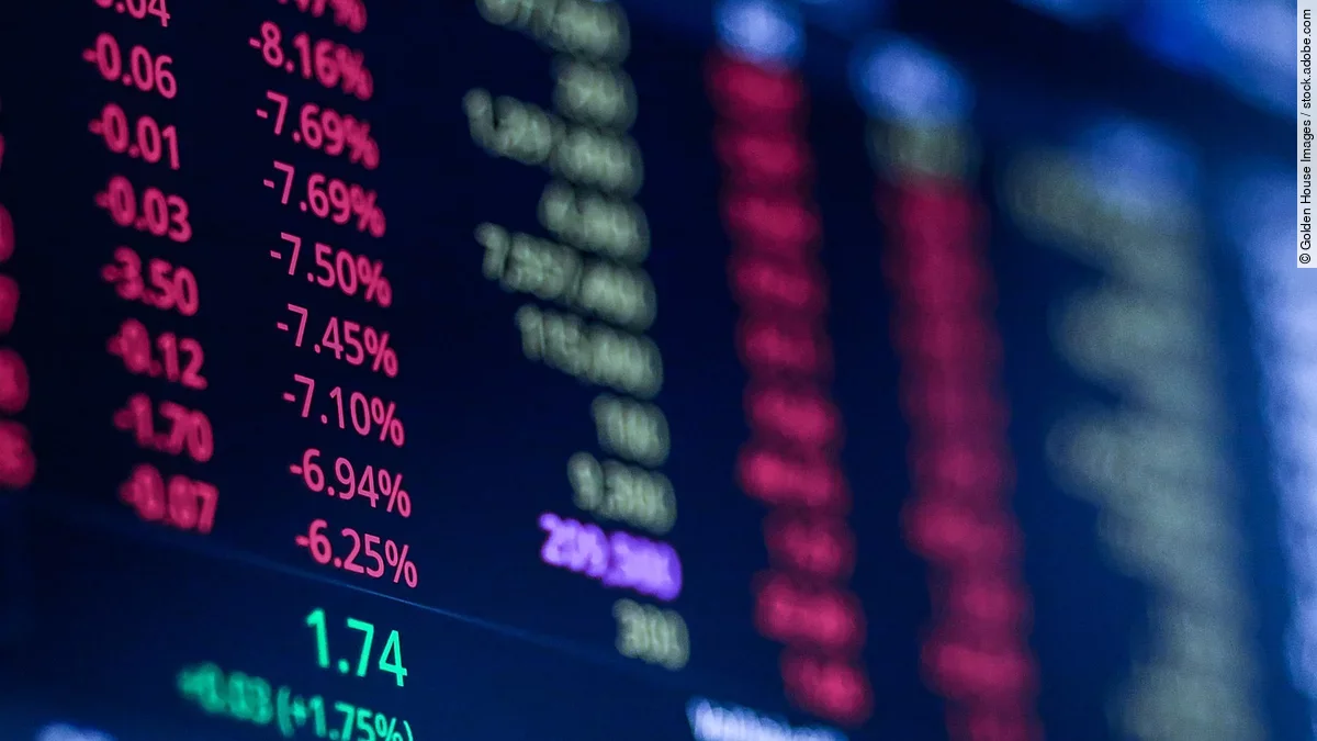 Digitales Display mit Aktienkursen