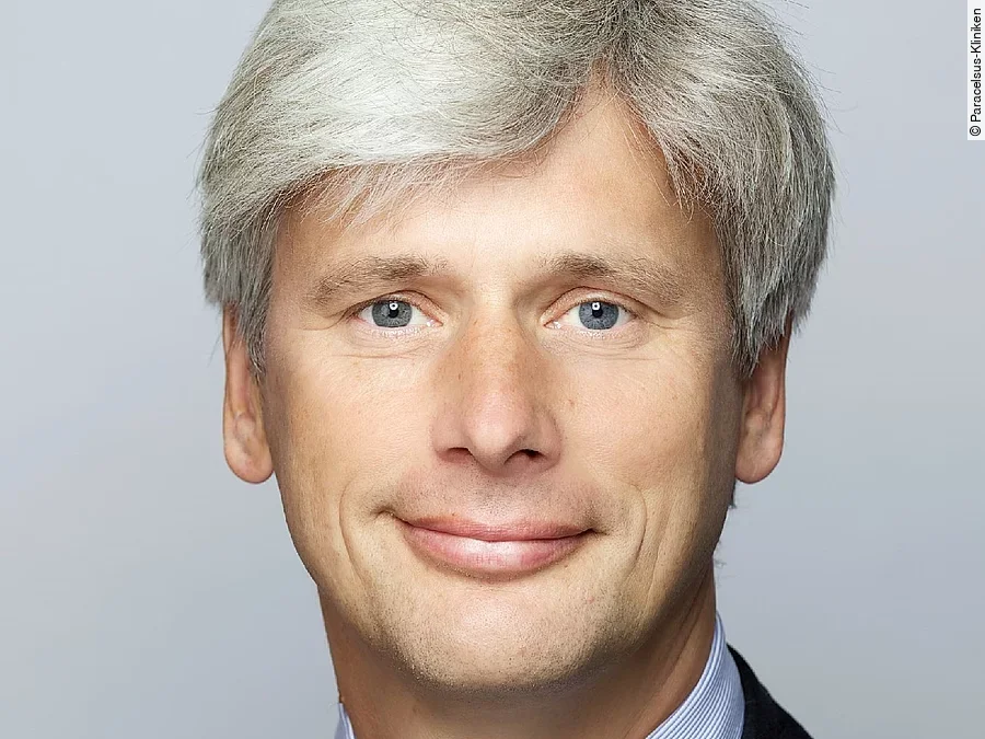 Dr. med. Dr. jur. Martin Siebert, Vorsitz der Geschäftsführung von Paracelsus-Kliniken Deutschland Dr. med. Dr. jur. Martin Siebert, Vorsitz der Geschäftsführung von Paracelsus-Kliniken Deutschland