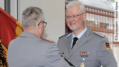 Generalstabsarzt Dr. Stephan Schoeps und Oberstarzt Dr. Jörg Ahrens 