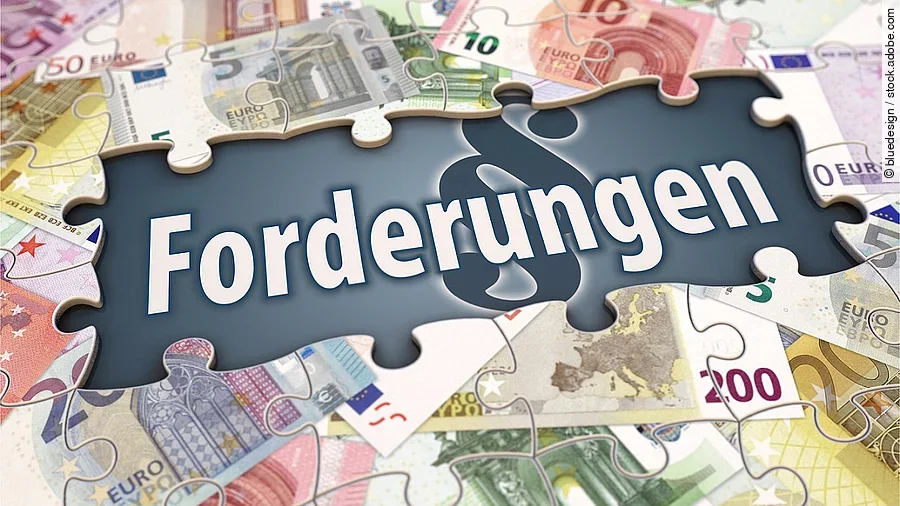 Ein Puzzle aus Euro-Scheinen. In eine Lücke steht das Wort "Fördermittel".