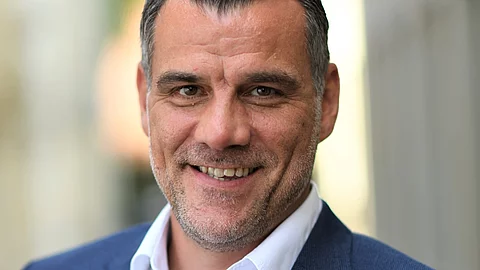 Dr. Jan Schlenker Dr. Jan Schlenker