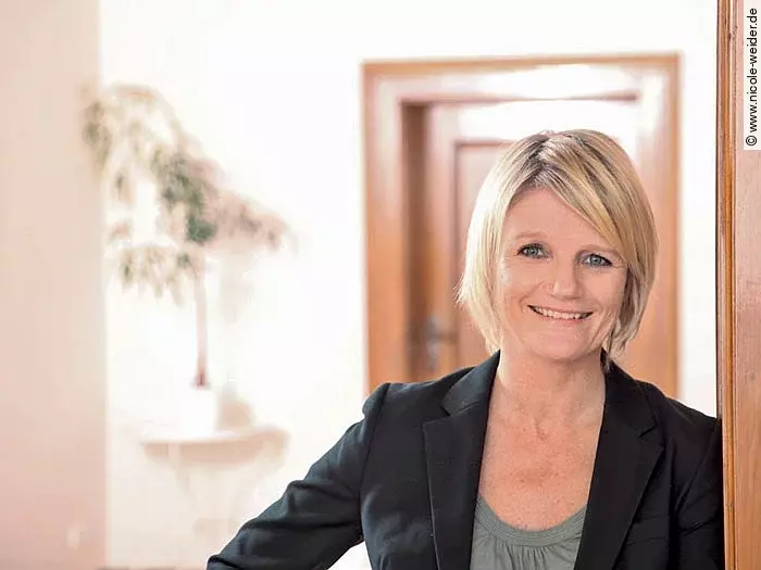 Nicole Weider