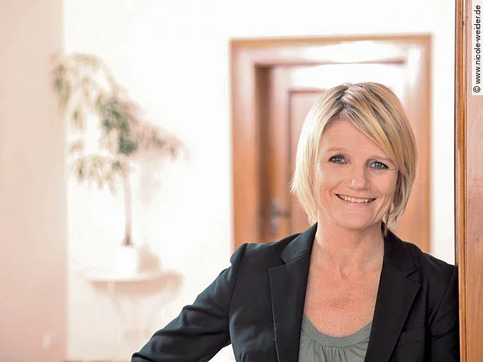 Nicole Weider