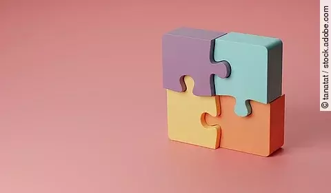 Puzzleteile 3d-Illustration vier zusammengesetzte verschiedenfarbige Puzzleteile