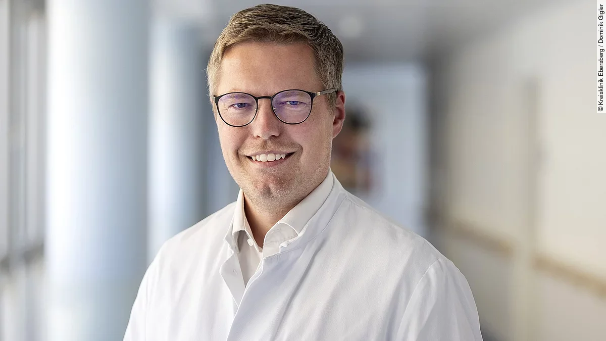 Dr. Christian Bayer Dr. Christian Bayer