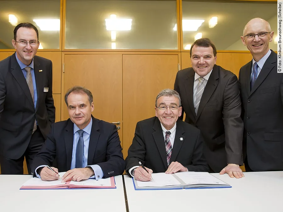 Unterzeichung Letter of Intent