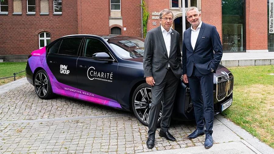 Charité-Chef Prof. Dr. Heyo K. Kroemer (l.) und Dr. Rudolf Bencker