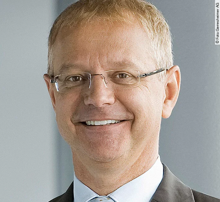 Dr. Christian Fischer Dr. Christian Fischer