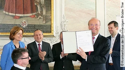 Kooperationsvertrag zum Medizincampus Trier Kooperationsvertrag zum Medizincampus Trier