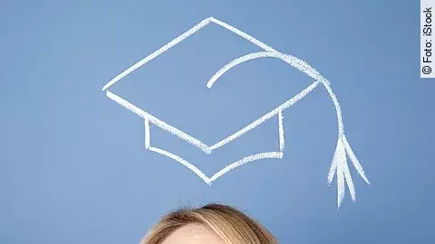 Doktorhut Frau mit Doktorhut