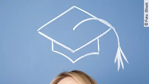 Doktorhut Frau mit Doktorhut