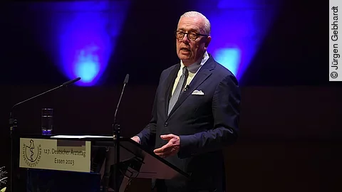 Ärztepräsident Dr. Klaus Reinhardt Ärztepräsident Dr. Klaus Reinhardt