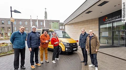 Einweihung der neuen Bushaltestelle am Katholischen Kinderkrankenhaus Wilhelmsstift in Hamburg Einweihung der neuen Bushaltestelle am Katholischen Kinderkrankenhaus Wilhelmsstift in Hamburg