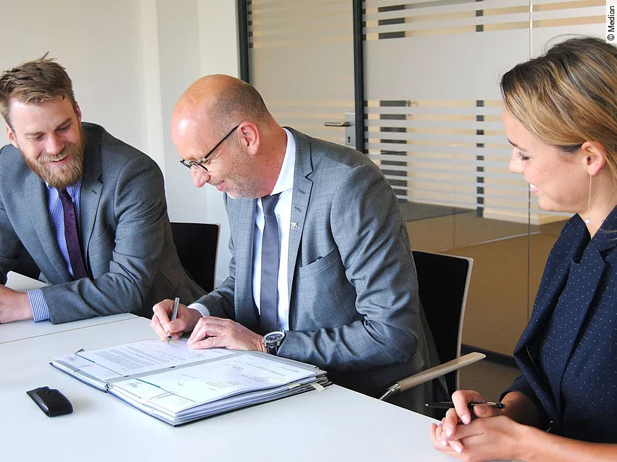 Vertragsunterzeichnung Median Bad Vertragsunterzeichnung Median Bad
