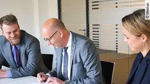 Vertragsunterzeichnung Median Bad