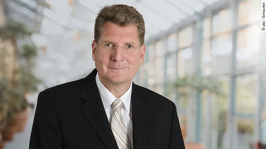 Prof. Dr. Axel Ekkernkamp Prof. Dr. Axel Ekkernkamp