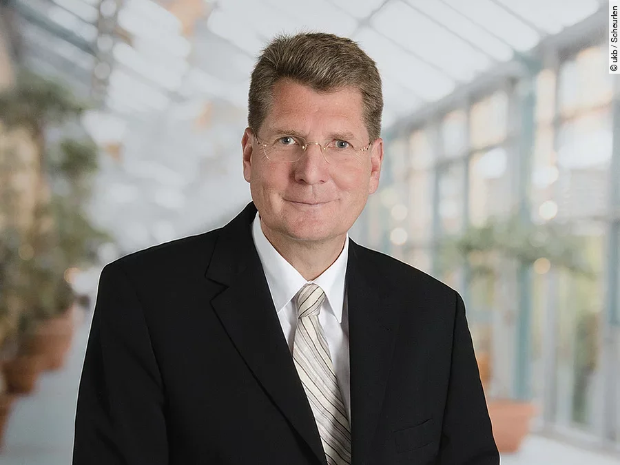 Prof. Dr. Axel Ekkernkamp Prof. Dr. Axel Ekkernkamp