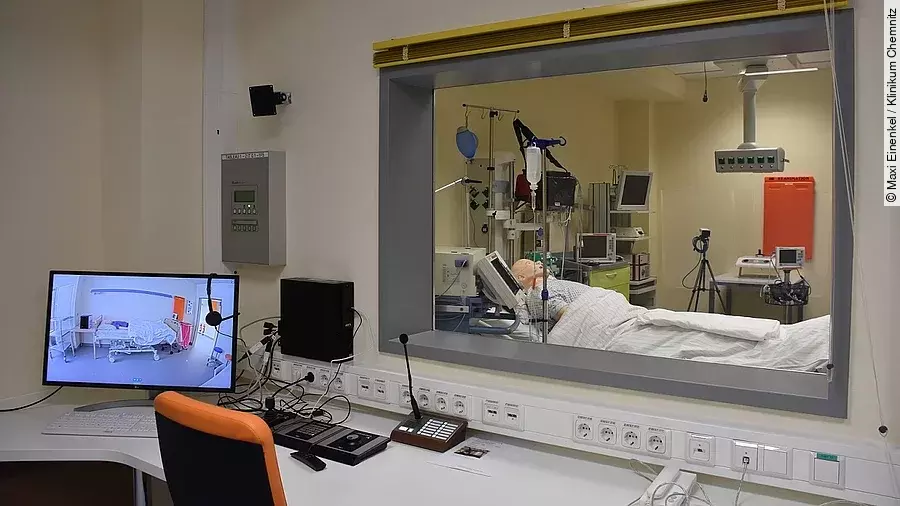 Blick in einen Übungsraum im Skills Lab