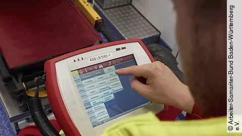 Tablet zur Verknüpfung der Daten von Rettungswagen und Klinik 