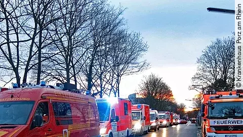 Evakuierung des Krankenhauses Porz am Rhein