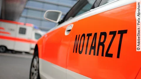 Notarzt Ein Auto mit der Aufschrift "Notarzt".