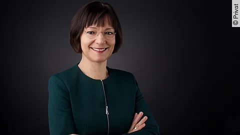 Dr. Bernadette Klapper Dr. Bernadette Klapper