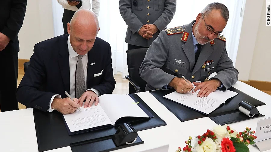 Vertragsunterzeichnung Kooperation Vertragsunterzeichnung Kooperation