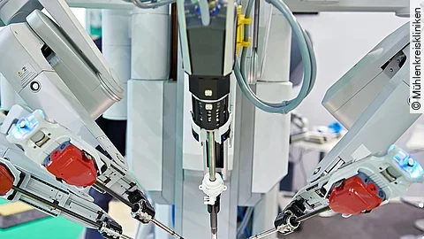 Ein OP-Roboter wie dieser soll im Krankenhaus Lübbecke aufgebaut werden.